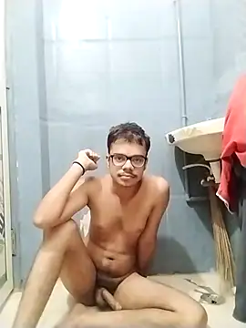 Snapshot of sexybobby13 chatting on 10.08.25 sexybobby13 online show from 10.08.25