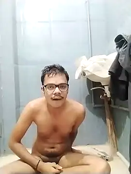 Snapshot of sexybobby13 chatting on 10.11.25 sexybobby13 online show from 10.11.25