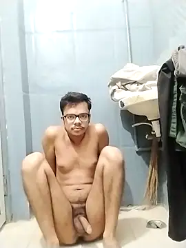 Snapshot of sexybobby13 chatting on 10.28.25 sexybobby13 online show from 10.28.25