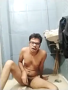 Snapshot of sexybobby13 chatting on 11.08.25 sexybobby13 online show from 11.08.25