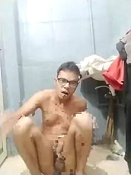 Snapshot of sexybobby13 chatting on 12.15.25 sexybobby13 online show from 12.15.25