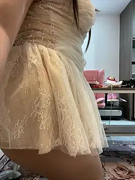 lee ly online show from 04.10.26