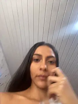 Snapshot of miluwatson chatting on 10.10.25 miluwatson online show from 10.10.25