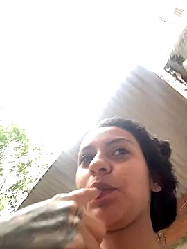 Snapshot of miluwatson chatting on 10.11.25 miluwatson online show from 10.11.25