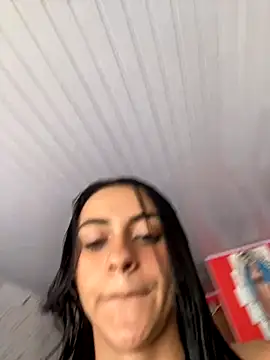 Snapshot of miluwatson chatting on 10.15.25 miluwatson online show from 10.15.25