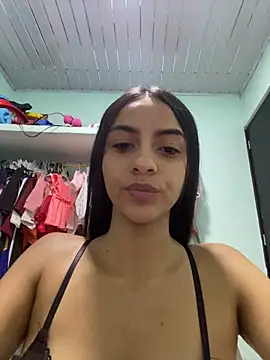 Snapshot of miluwatson chatting on 10.21.25 miluwatson online show from 10.21.25