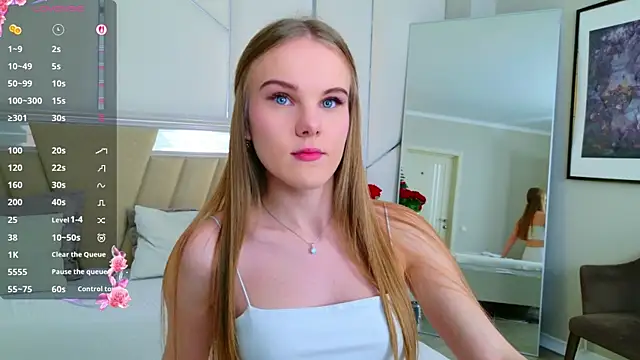 Lili Lohan online show from 11.22.25