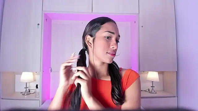 AnahiCollins online show from 03.28.26