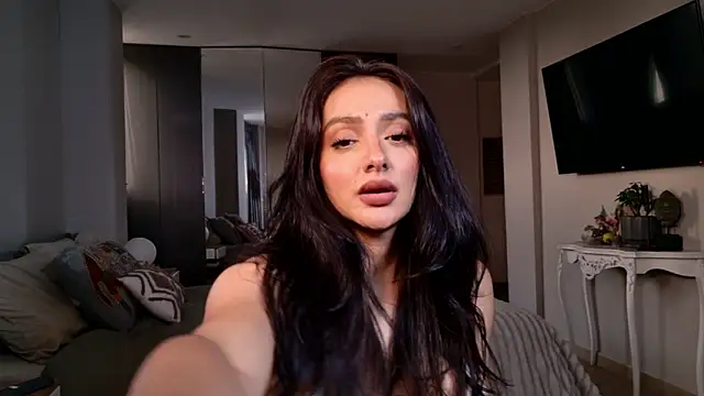 Snapshot of Milana_De chatting on 02.18.26 Milana De online show from 02.18.26