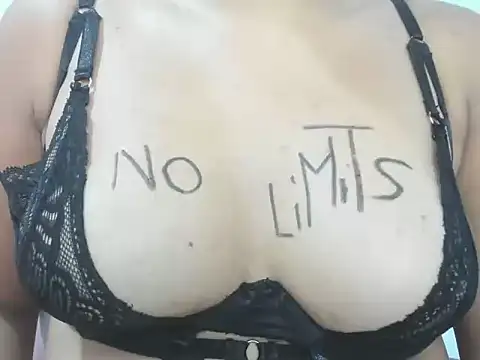 Valentinahot7 online show from 11.28.25