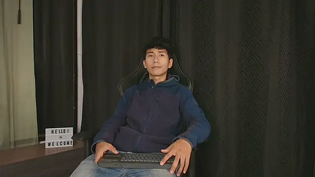 Snapshot of Mike_Duff chatting on 11.09.25 Mike Duff online show from 11.09.25