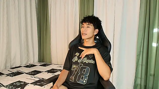 Snapshot of Mike_Duff chatting on 12.19.25 Mike Duff online show from 12.19.25