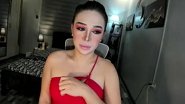 Lavinia Carpenters online show from 10.18.25