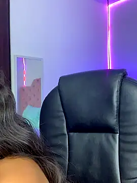 ScarletDesire  online show from 10.17.25
