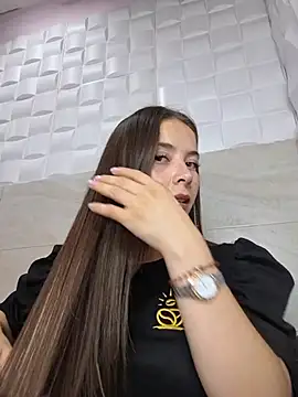 EmmaValencia  online show from 11.28.25