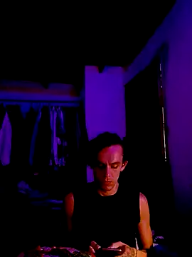 Snapshot of monroedelrey chatting on 12.14.25 monroedelrey online show from 12.14.25