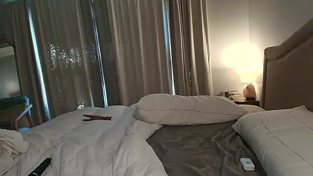 ClaireZX online show from 10.14.25
