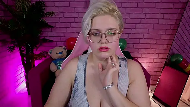 DominiqueSweetie online show from 11.26.25