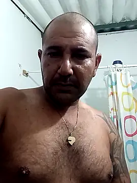 Snapshot of cesargoch87 chatting on 10.01.25 cesargoch87 online show from 10.01.25