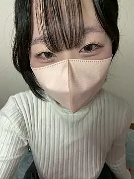 Snapshot of _JINA_tan chatting on 11.07.25 JINA tan online show from 11.07.25