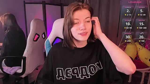 Snapshot of CathyAdams chatting on 10.08.25 CathyAdams online show from 10.08.25