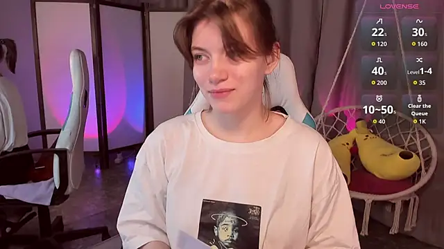 Snapshot of CathyAdams chatting on 10.27.25 CathyAdams online show from 10.27.25