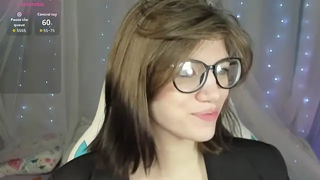 Snapshot of CathyAdams chatting on 12.05.25 CathyAdams online show from 12.05.25