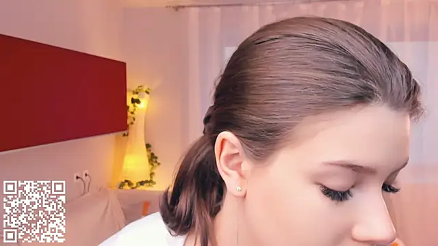 Snapshot of MondoNeko chatting on 10.24.25 MondoNeko online show from 10.24.25