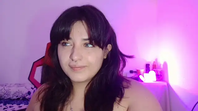 Snapshot of Jess_Beauty18 chatting on 09.30.25 Jess Beauty18 online show from 09.30.25