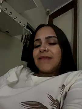Snapshot of ayshabeatriz chatting on 10.08.25 ayshabeatriz online show from 10.08.25