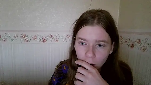 0nlyLola online show from 10.24.25