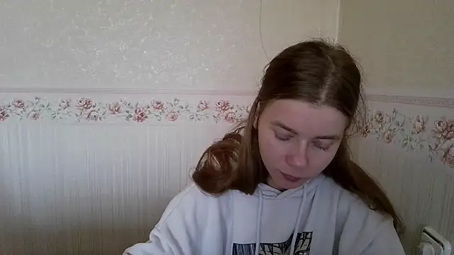 0nlyLola online show from 10.26.25