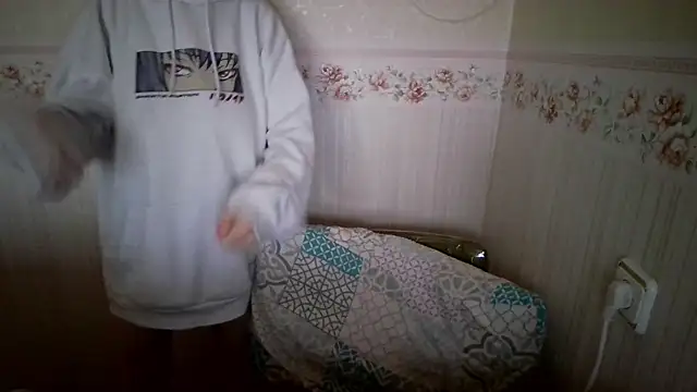 0nlyLola online show from 10.27.25