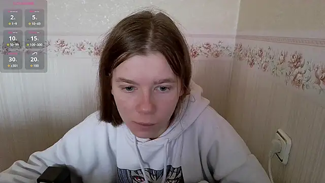 0nlyLola online show from 11.04.25