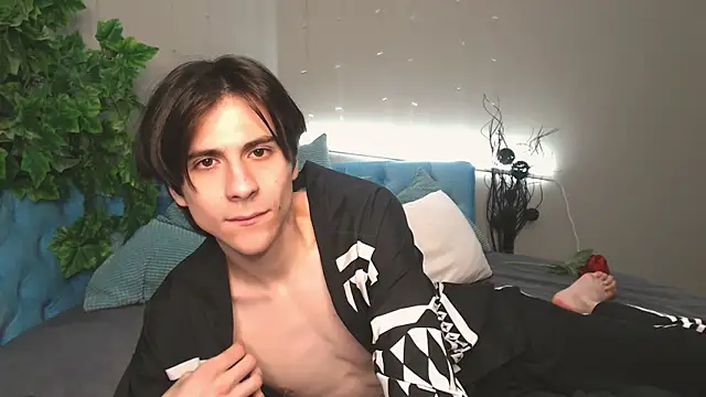 Ellis Rin online show from 10.22.25