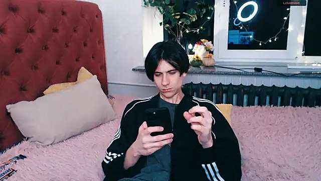 Ellis Rin online show from 11.24.25