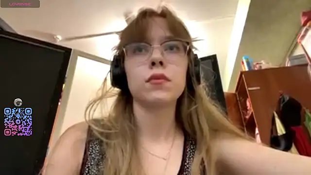 Snapshot of ArielleBiernacki chatting on 09.29.25 ArielleBiernacki online show from 09.29.25