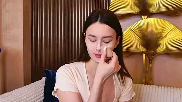 EvaSwen online show from 04.05.26