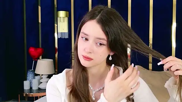 EvaSwen online show from 04.09.26