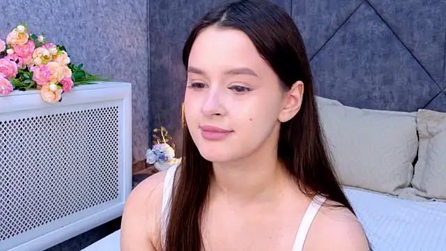 Snapshot of EvaSwen chatting on 07.24.26 EvaSwen online show from 07.24.26