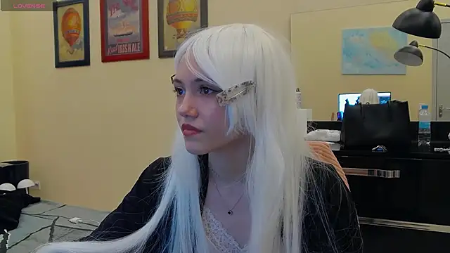 Snapshot of MissKotomiss chatting on 10.05.25 MissKotomiss online show from 10.05.25