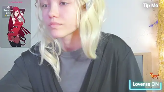 Snapshot of MissKotomiss chatting on 10.14.25 MissKotomiss online show from 10.14.25