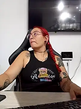 Snapshot of rojita-rojita chatting on 10.14.25 rojita-rojita online show from 10.14.25