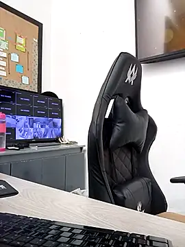 Snapshot of rojita-rojita chatting on 10.29.25 rojita-rojita online show from 10.29.25