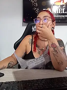 Snapshot of rojita-rojita chatting on 11.04.25 rojita-rojita online show from 11.04.25