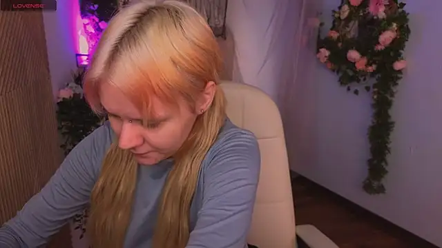 kitten murray  online show from 11.04.25