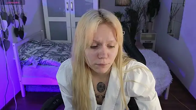 kitten murray  online show from 11.08.25