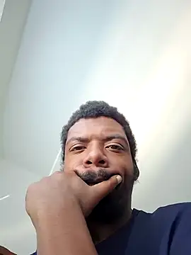 Snapshot of MrBigDickShow chatting on 10.01.25 MrBigDickShow online show from 10.01.25