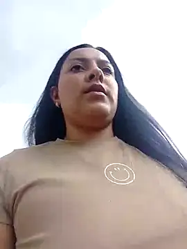 Sexy Nayra outdoors online show from 10.13.25