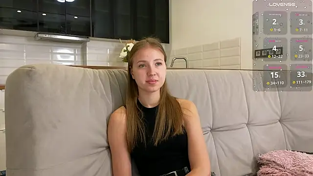 NicoleCollar online show from 10.08.25